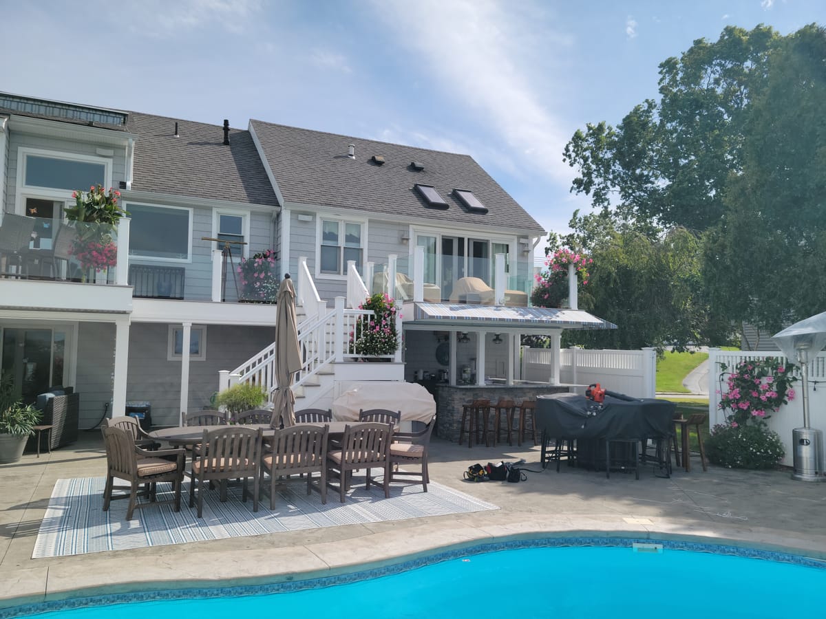 Poolside Yothersshedawn5