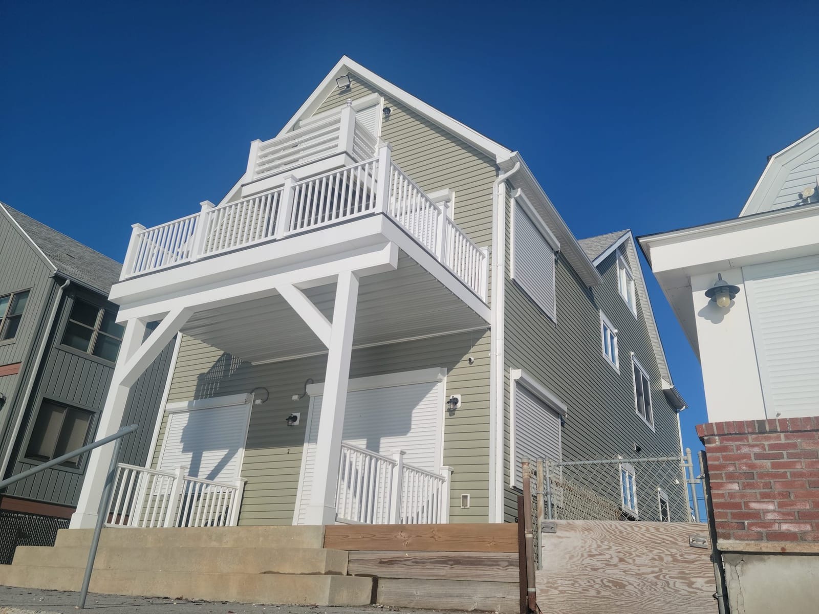 Hurricane shutters — Spade project