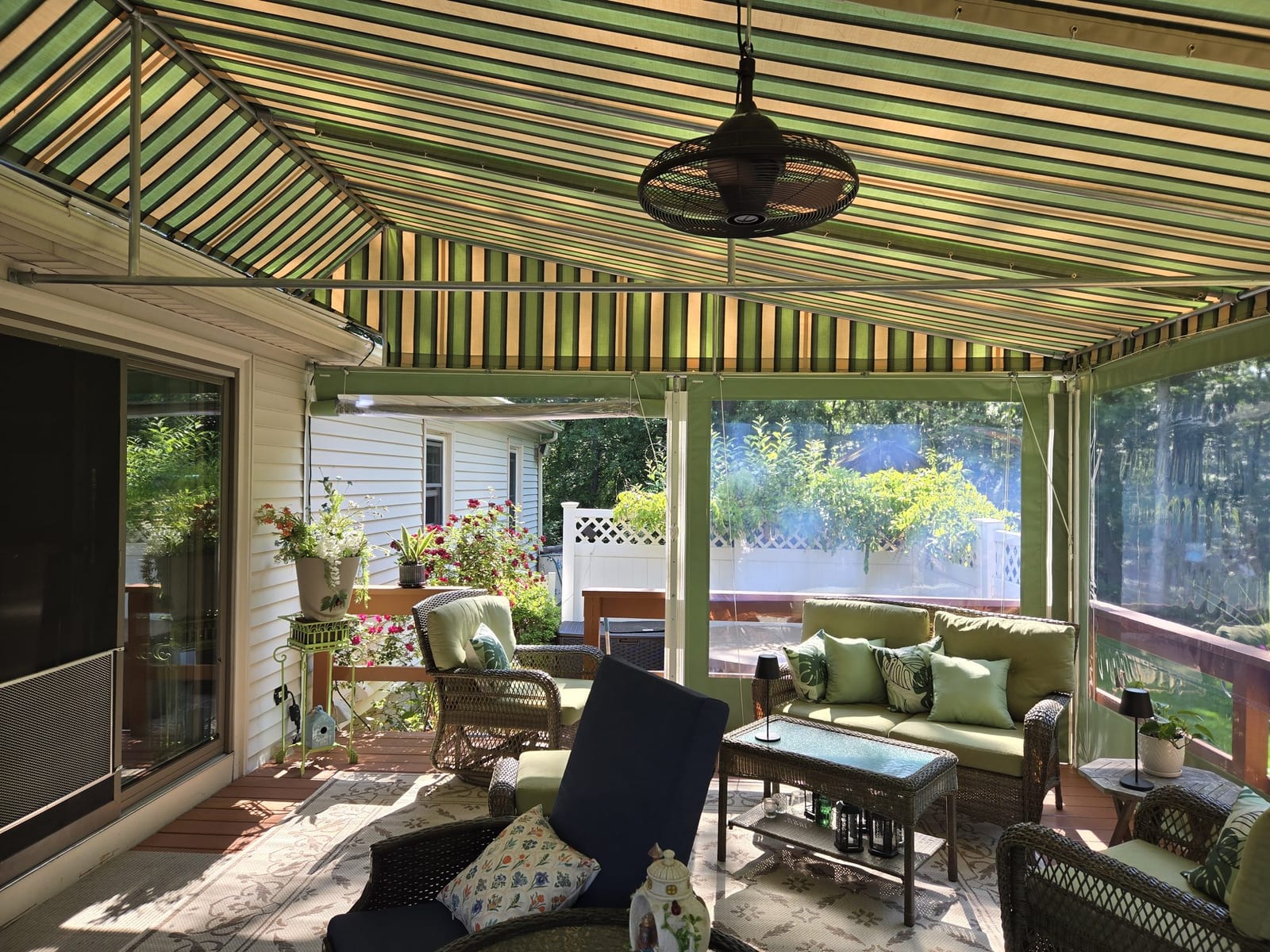 Stationary awning — Rowtowski project